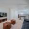 Bright and Spacious Home for w Pool -over 30 Nights- - 休斯顿
