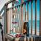 Oceanfront Oasis, Luxe 1BR Haven with Full Kitchen! CR 622 - 默特尔比奇