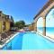 Family villa with pool in O Con – 200 m², private garden