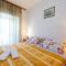 Apartment Zarace - Gdinj 2047b