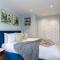 Elliot Oliver - Charming One Bedroom Apartment With Parking in The Docks - Gloucester