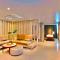 Cosy 1BR Uptown BGC with Balcony and Swimming Pool - Manila