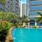 Cosy 1BR Uptown BGC with Balcony and Swimming Pool - Manila