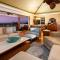 LOTUS PAD Vibrant KaMilo 4BR Home with Heated Pool and Spa - وايكولوا
