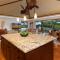 LOTUS PAD Vibrant KaMilo 4BR Home with Heated Pool and Spa - وايكولوا