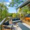 Cozy Cove Retreat w Lake View Hot Tub FirePit - Dandridge