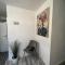 2 Bedroom flat with Balcony in White City, Hammersmith - Londres