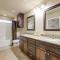 5BD - Backyard - Pool Access - 5 Mins to Texas A&M - كوليج ستيشن