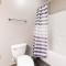 Charming Uptown Studio with, pool, bar, shops - Charlotte