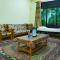 Apna Farmhouse - Private Villa with Pool & Play area - Near Fort -15 min to Ellora Caves - Daulatābād