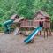 Harstine Island Home with Hot Tub and Beach Access! - Lakebay