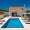 Unique Villa Pietra with heated private pool - Šestanovac