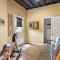 Downtown Hideaway - Entire Building -Fun, Convenient & Comfortable -Sleeps 14 - بحيرة جنيف