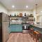 Downtown Hideaway - Entire Building -Fun, Convenient & Comfortable -Sleeps 14 - بحيرة جنيف