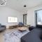 Cosy 2 Bedroom with a Burj Khalifa View - Dubaj
