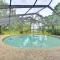 Lakefront Lutz Home with Hot Tub 15 Mi to Tampa - Лутц Lakefront Lutz Home with Hot Tub 15 Mi to Tampa - Лутц