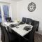 Burnley - 4-Bedroom House - Sleeps 6 - Parking - ClariTurf