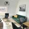 BHV-Moderne Wohnung mit Terrasse, 24h self-check-in, TV, Internet, DisneyPlus, Waschmaschine