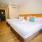 Swing & Pillows - Apple Hotel Shah Alam