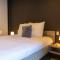 London 993 Apt 202