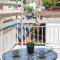Neos Kosmos Gem with Balcony and Acropolis View - Atene