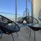 Oasis Grove Stylish 2BR Retreat in Masdar City - 阿布扎比