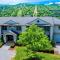 H5 Luxurious StoneHill Townhome with magnificent ski slopes view, hot tub!