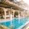Royal Saray Resort