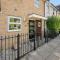 Heart of Reading Centre with parking & garden - Earley