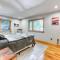 Lake George Retreat with Dock and Game Room! - 昆斯伯里