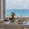 Edge Luxury Beachfront 3BR, 3 pools, spa, gym