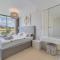 Edge Luxury Beachfront 3BR, 3 pools, spa, gym