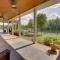 Fish, Swim and More Lakefront Alabaster Home - ألباستير