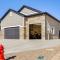Sleek and Modern Morgan Abode Great for Families! - Morgan