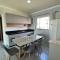 Aprecie Mariscal Nesta Hospedagem a 150 M do Mar - V4