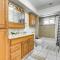 Family Home with Yard 12 Mi to Dtwn Columbus! - كولومبوس