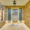 Family Home with Yard 12 Mi to Dtwn Columbus! - كولومبوس