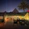 Pyramids Overlook Inn