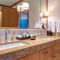 KBM Resorts FREE CAR Molokai At Montage Kapalua Bay Ocean view 3-Bedroom Penthouse with Daily Housekeeping Spa