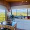 IdleWild - Secluded Absolute Beachfront Escape