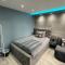 MODERN SUITES -5 Bedroom House- With FREE PARKING Birmingham city