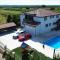 Studio Apartment with pool, Airport Zadar - Donji Zemunik