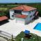 Studio Apartment with pool, Airport Zadar - Donji Zemunik