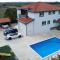 Studio Apartment with pool, Airport Zadar - Donji Zemunik