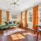 Groovy Getaway Loft, Fast Wi-Fi, Downtown