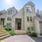 Beautiful 2BR 2BA Fall Line Condo with Mountain Views, Pool, Hot Tub, Sauna, Shuttle, G6B condo - 基灵顿