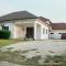 Kundang Villa @ Tasik Biru - 3 Bedrooms Bungalow