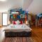 Artistic Loft Panoramic View Top Center