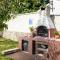 Three-Bedroom Holiday Home In Divsici