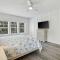 7 bd 6 and one half bath with private pool spa & beach path - Хилтон-Хед-Айленд